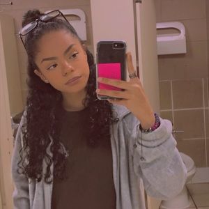 Meet your Posher, Itzel